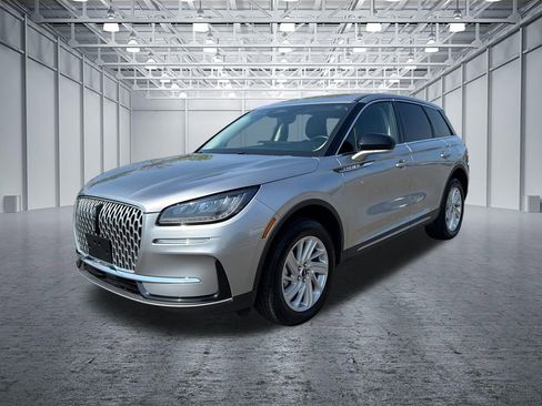 Used 2023 Lincoln Corsair FWD image 3