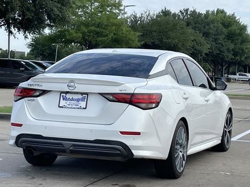 Used 2022 Nissan Sentra SR w/ SR Premium Package FWD image 4