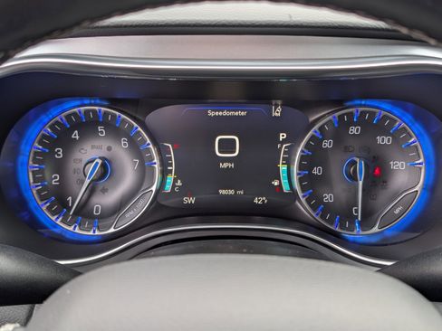 Used 2019 Chrysler Pacifica Touring Plus w/ Advanced Safetytec Group image 32