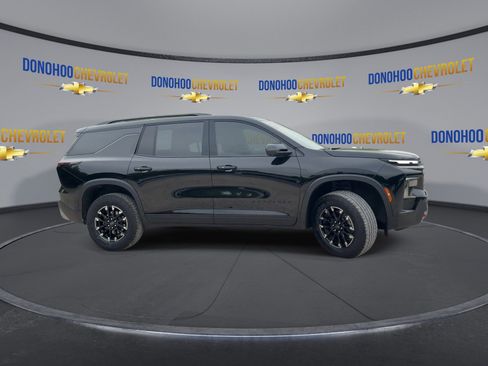 Used 2025 Chevrolet Traverse Z71 w/ Enhanced Driving Package AWD/4WD image 9