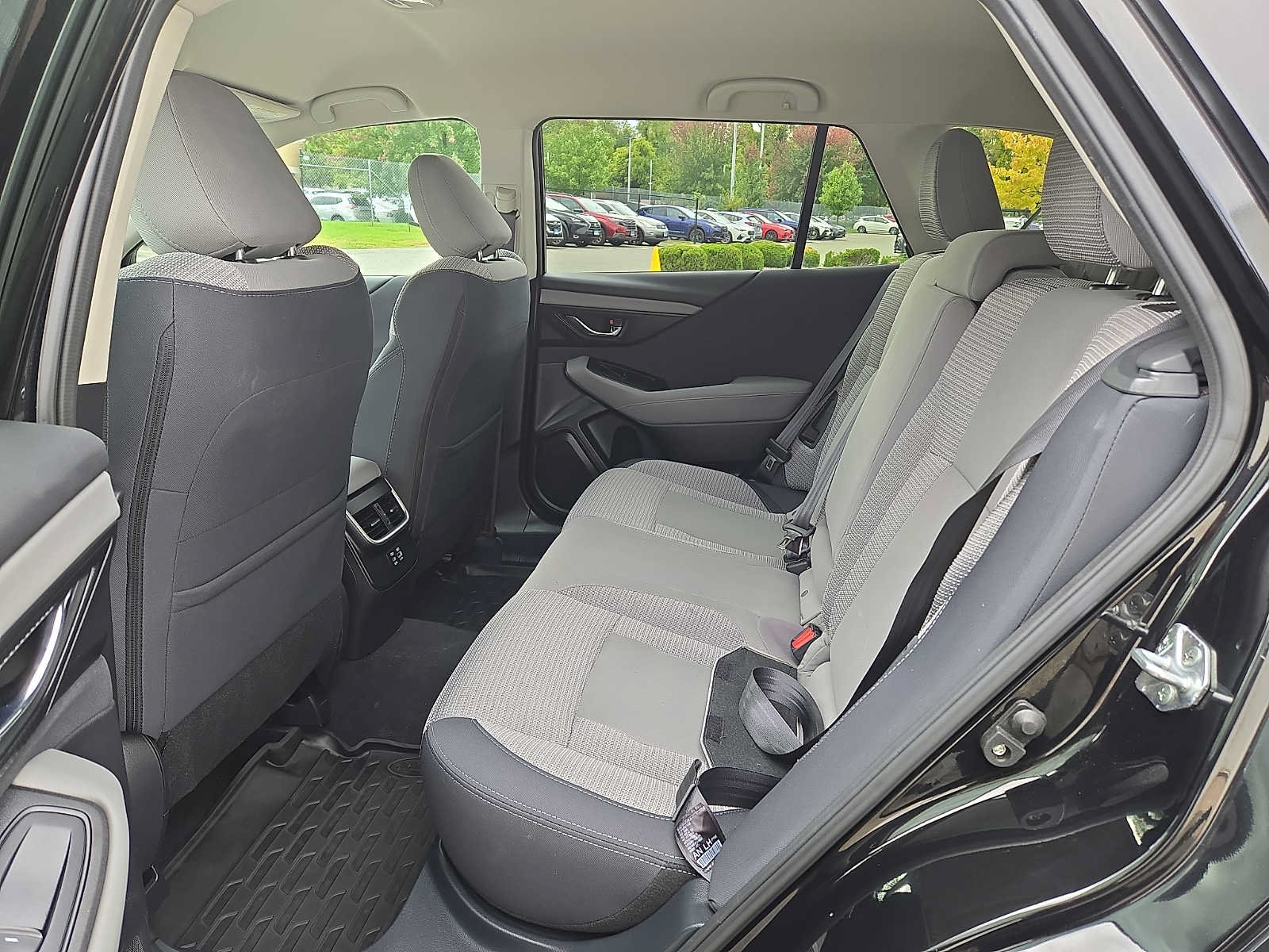 Used 2023 Subaru Outback Premium AWD/4WD image 9