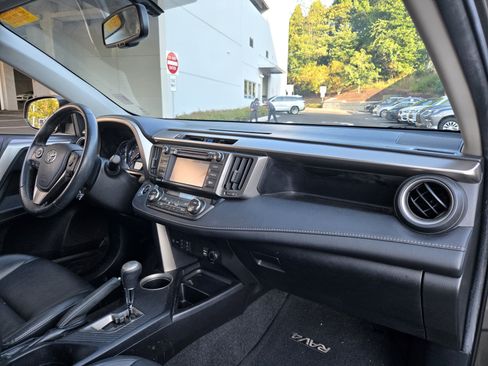 Used 2014 Toyota RAV4 Limited FWD image 25