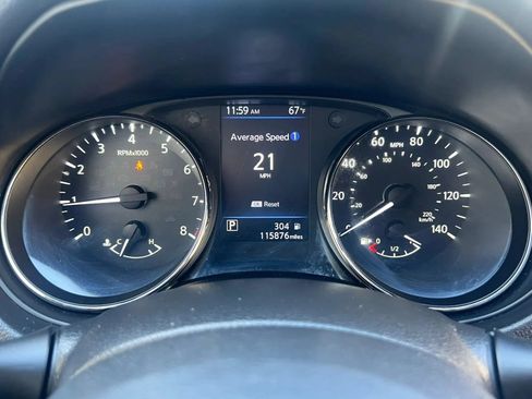 Used 2019 Nissan Rogue SV w/ Sun & Sound Touring Package AWD/4WD image 17