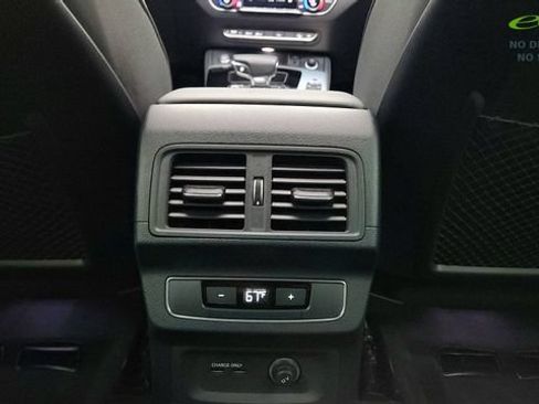Used 2025 Audi Q5 2.0T Premium Plus w/ Premium Plus Package AWD/4WD image 41