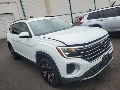 Used 2024 Volkswagen Atlas SE FWD image 1