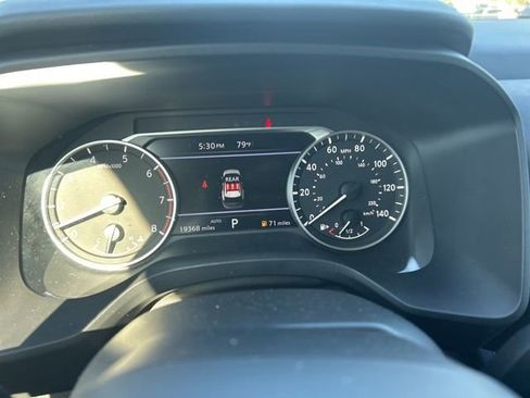 Used 2025 Nissan Rogue SV image 27