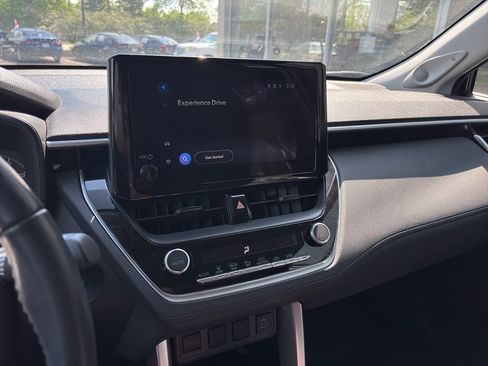 Certified 2024 Toyota Corolla Cross LE w/ Moonroof Package image 7