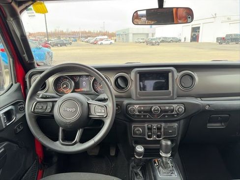 Used 2023 Jeep Gladiator Sport image 14