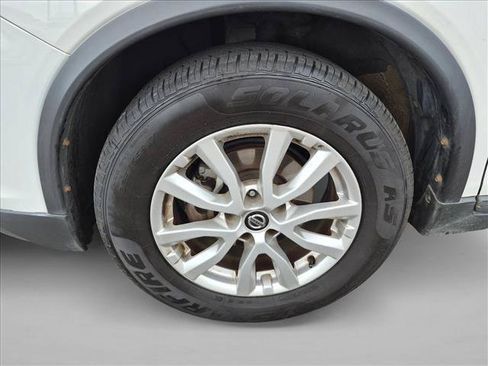 Used 2020 Nissan Rogue SV FWD image 14