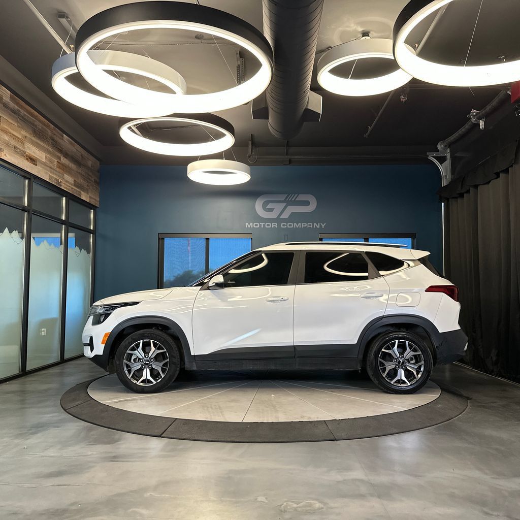 Used 2023 Kia Seltos EX AWD/4WD image 6
