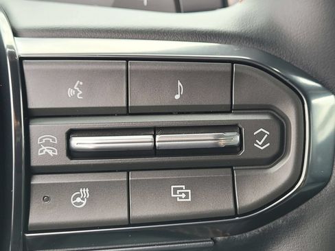 New 2026 GMC Terrain AT4 w/ Technology Package II AWD/4WD image 18