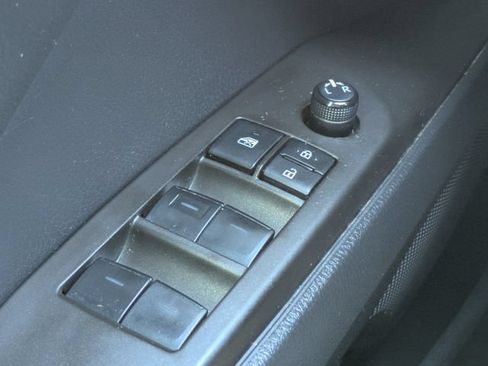 Used 2022 Toyota Camry LE FWD image 22