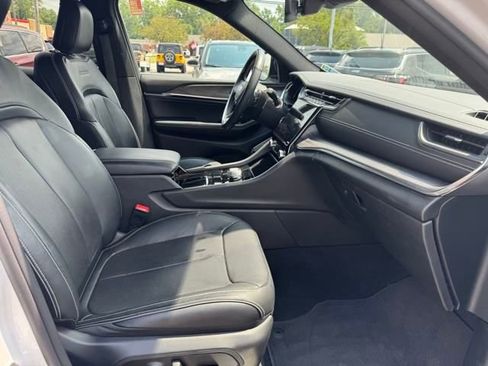 Used 2022 Jeep Grand Cherokee L Overland RWD image 11