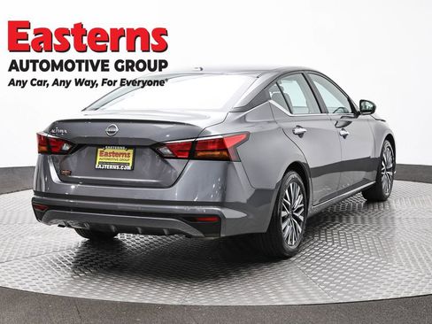 Used 2025 Nissan Altima 2.5 SV image 5