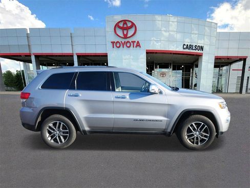 Used 2017 Jeep Grand Cherokee Limited w/ Trailer Tow Group IV image 9