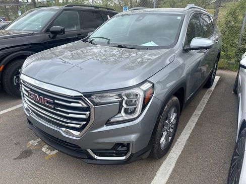 Used 2024 GMC Terrain SLT image 1