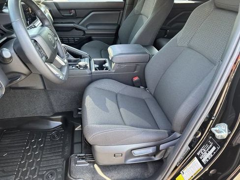 Used 2025 Toyota 4Runner SR5 AWD/4WD image 10