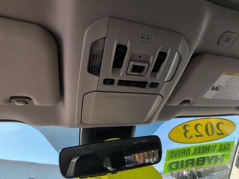 Used 2023 Toyota Highlander XLE image 25