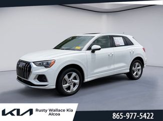 Used 2019 Audi Q3 2.0T Premium w/ Convenience Package AWD/4WD video 1
