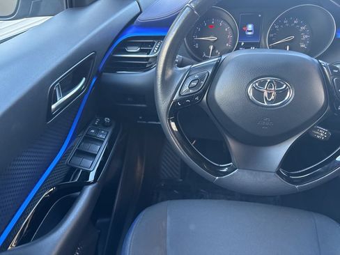 Used 2021 Toyota C-HR XLE FWD image 20