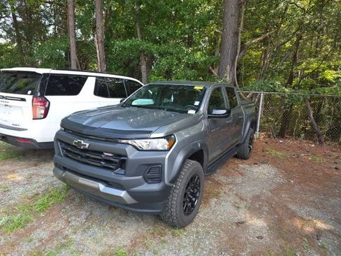 Used 2024 Chevrolet Colorado Trail Boss w/ Technology Package AWD/4WD image 7