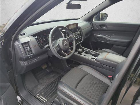 Used 2025 Nissan Pathfinder Rock Creek image 8