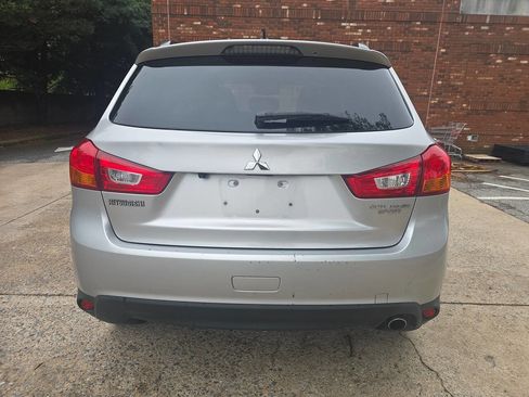 Used 2014 Mitsubishi Outlander Sport SE FWD image 3