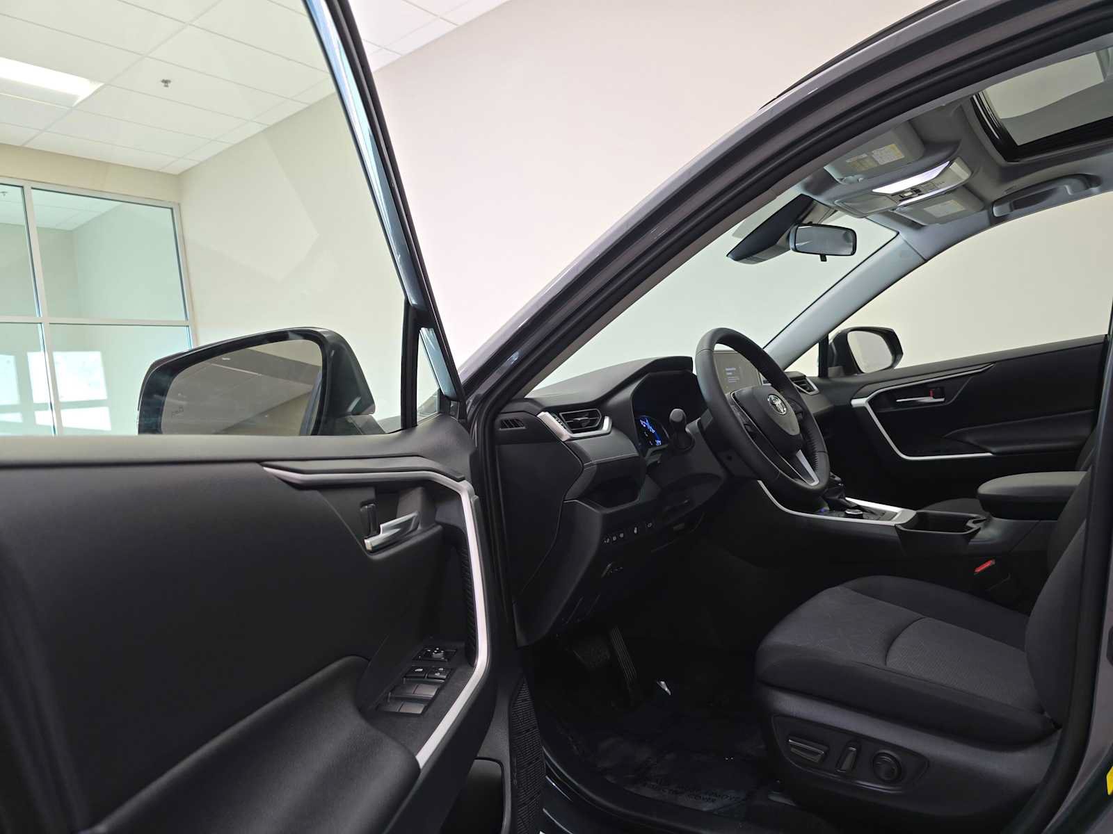 Certified 2025 Toyota RAV4 XLE w/ Convenience Package AWD/4WD image 23