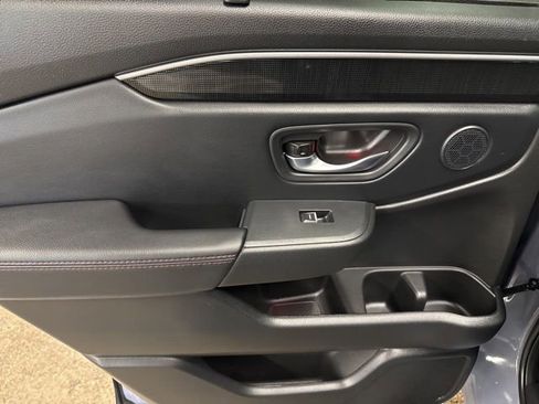 Used 2025 Honda Pilot Black Edition image 21