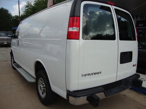 Used 2023 GMC Savana 2500 w/ Driver Convenience Package image 5
