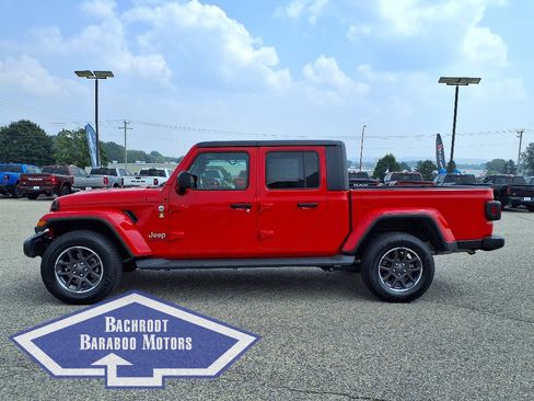 Used 2022 Jeep Gladiator Overland w/ Cold Weather Group image 10