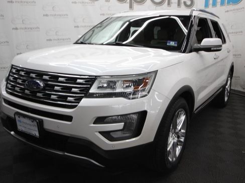 Used 2017 Ford Explorer Limited image 10