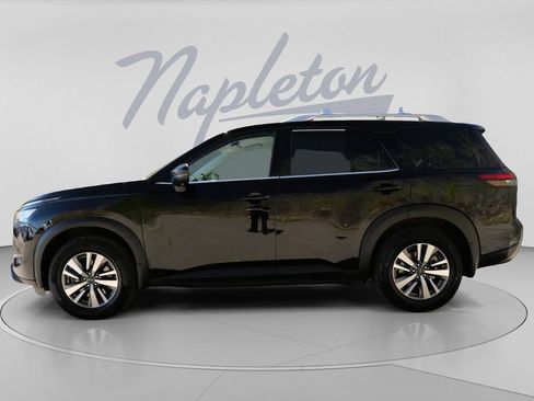 Used 2023 Nissan Pathfinder SL AWD/4WD image 4