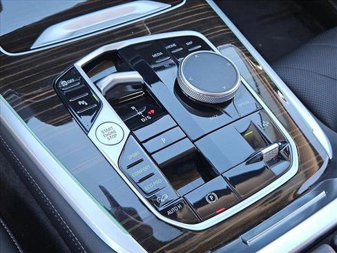 Used 2024 BMW X7 xDrive40i image 12