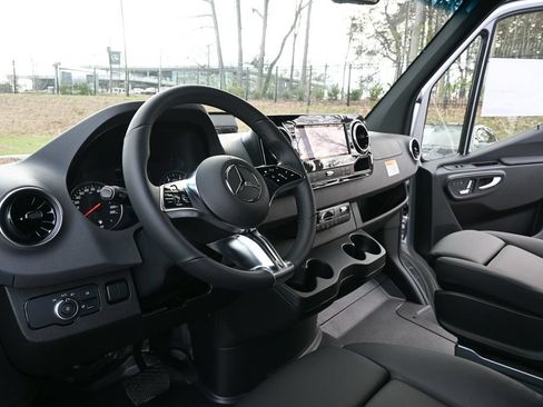 Used 2026 Mercedes-Benz Sprinter 3500 image 6