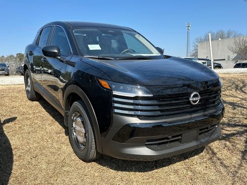 New 2026 Nissan Kicks S image 3