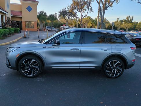 Used 2023 Lincoln Corsair Reserve w/ Towing Package image 7