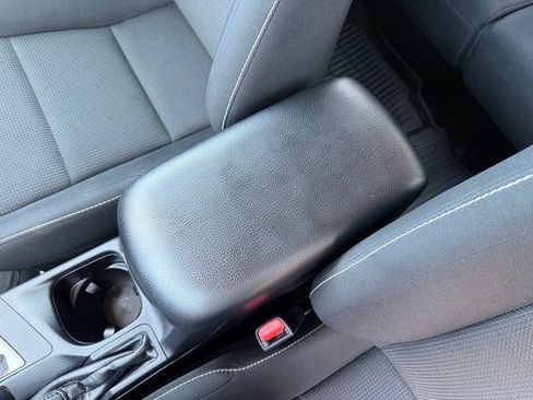 Used 2018 Toyota RAV4 XLE AWD/4WD image 24