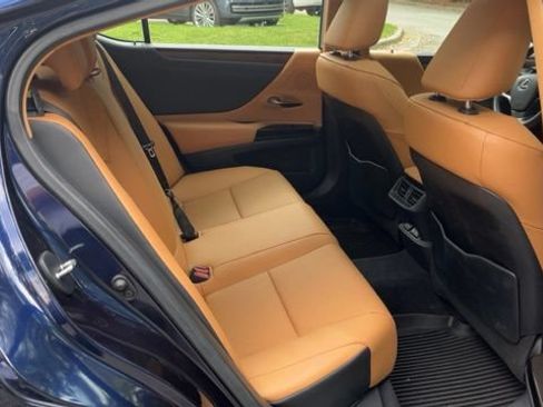 Used 2025 Lexus ES 350 w/ Premium Package FWD image 13
