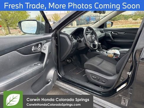 Used 2020 Nissan Rogue SV image 9