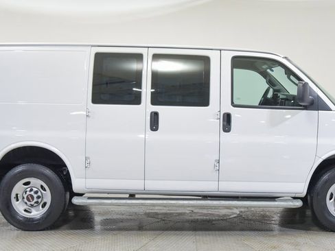 Used 2024 GMC Savana 2500 w/ Driver Convenience Package image 12