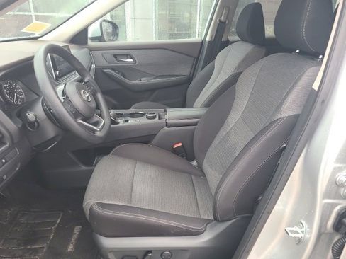 Used 2023 Nissan Rogue SV image 16