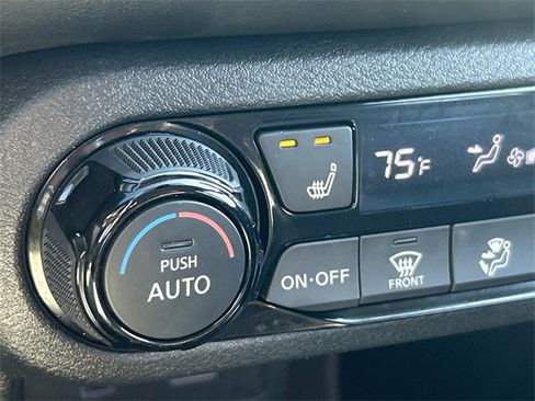 Used 2023 Nissan Kicks SR w/ SR Premium Package image 25