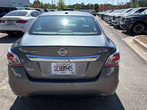 Used 2015 Nissan Altima 2.5 S w/ Power Driver Seat Package FWD image 9