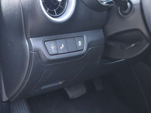 Used 2024 Kia Forte LXS w/ LXS Technology Package FWD image 17