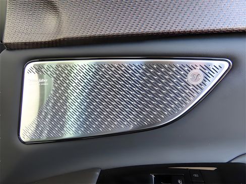 New 2025 Maserati Grecale Folgore image 16