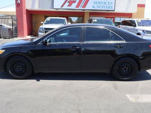 Used 2011 Toyota Camry LE FWD image 4