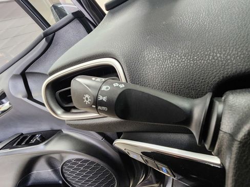 Used 2021 Toyota Prius Prime XLE image 37