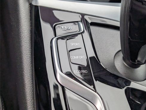 Used 2022 BMW 530i xDrive w/ Premium Package image 26