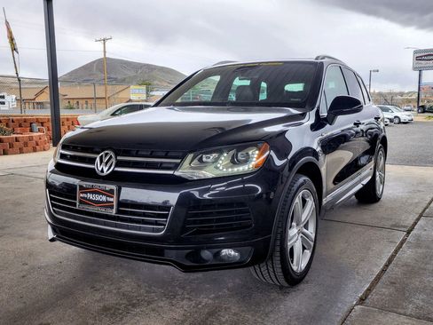 Used 2014 Volkswagen Touareg VR6 image 1